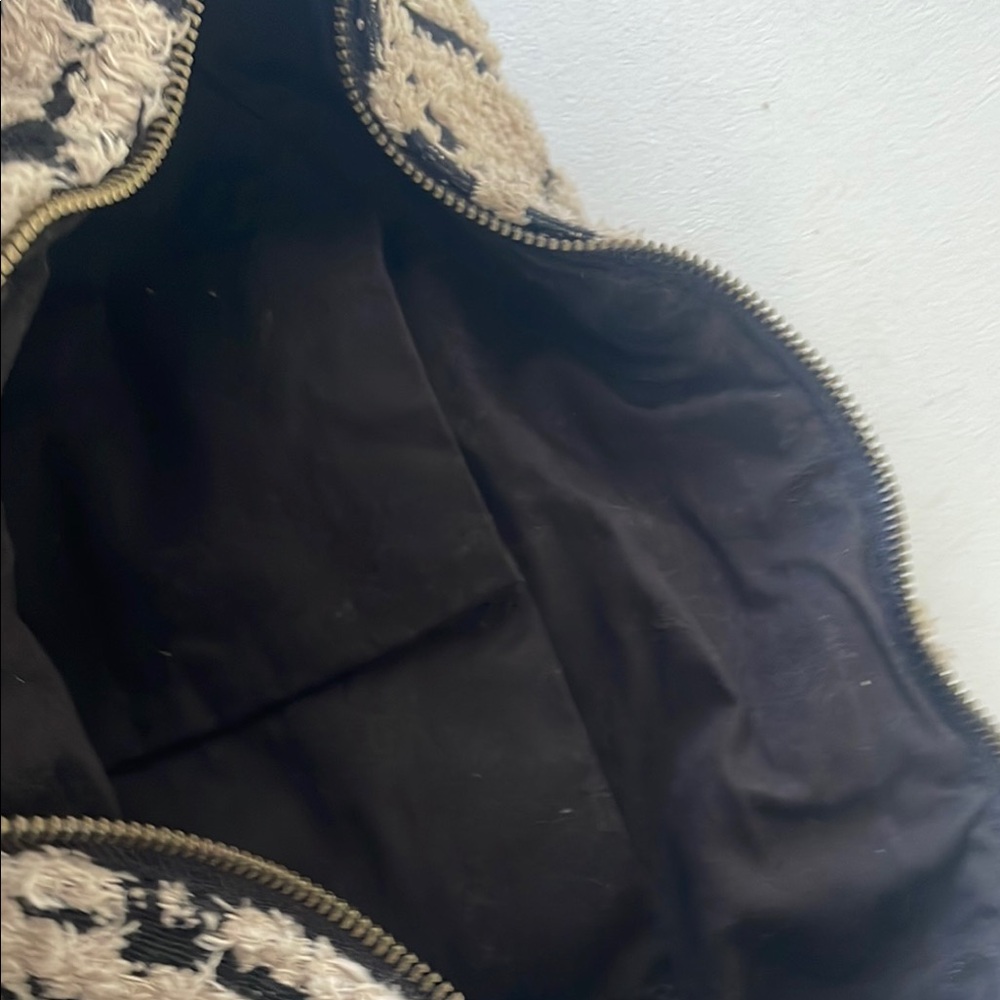 Universal Thread Black And Cream Geometric Travel… - image 4